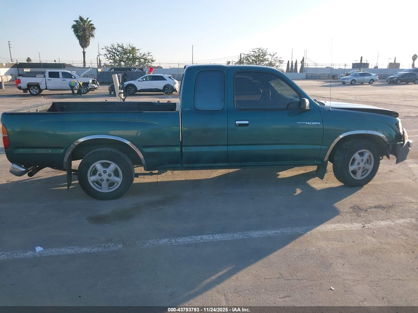 1998 Toyota Tacoma VIN: 4TAVL52N4WZ020562 Lot: 43793793