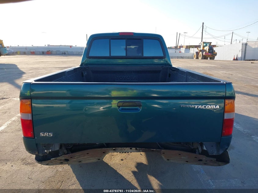 1998 Toyota Tacoma VIN: 4TAVL52N4WZ020562 Lot: 43793793