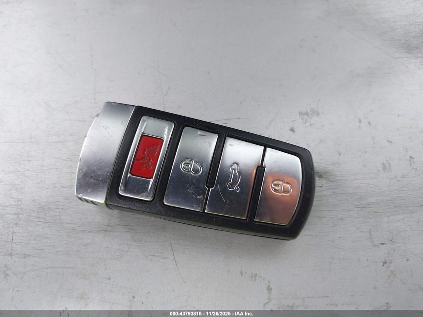 2008 Volkswagen Passat Komfort VIN: WVWAK93C68P048176 Lot: 43793816