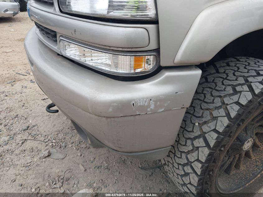 2005 Chevrolet Tahoe Z71 VIN: 1GNEK13T95R128565 Lot: 43793878