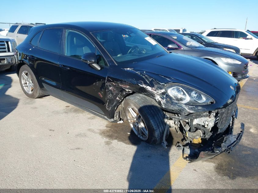 PORSCHE MACAN