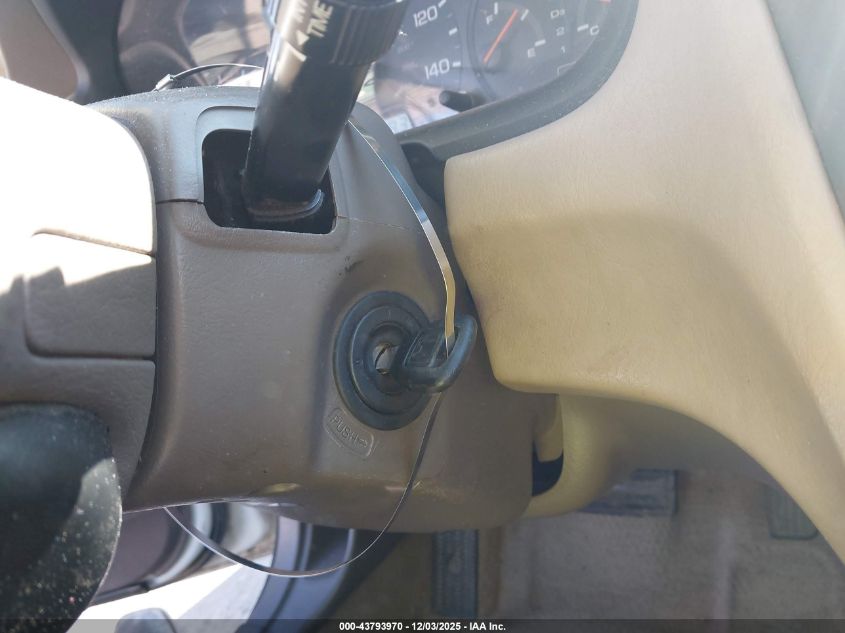 2000 Honda Accord 2.3 Lx VIN: 1HGCG6653YA081002 Lot: 43793970