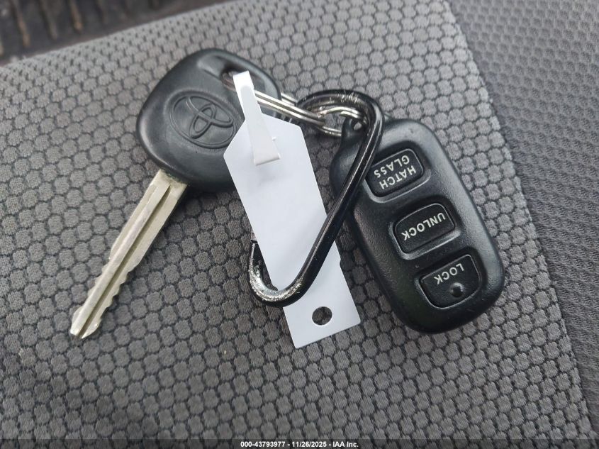 2005 Toyota Corolla Matrix Xr VIN: 2T1LR30E55C492263 Lot: 43793977