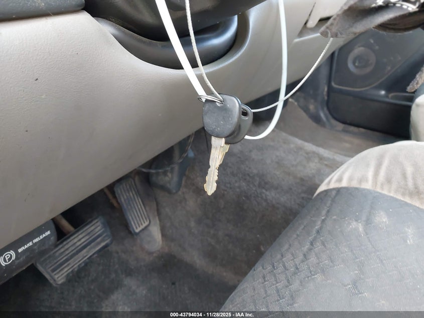 2001 Chevrolet Tahoe Ls VIN: 1GNEK13T01R227463 Lot: 43794034