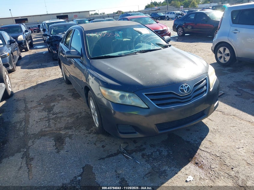 TOYOTA CAMRY LE