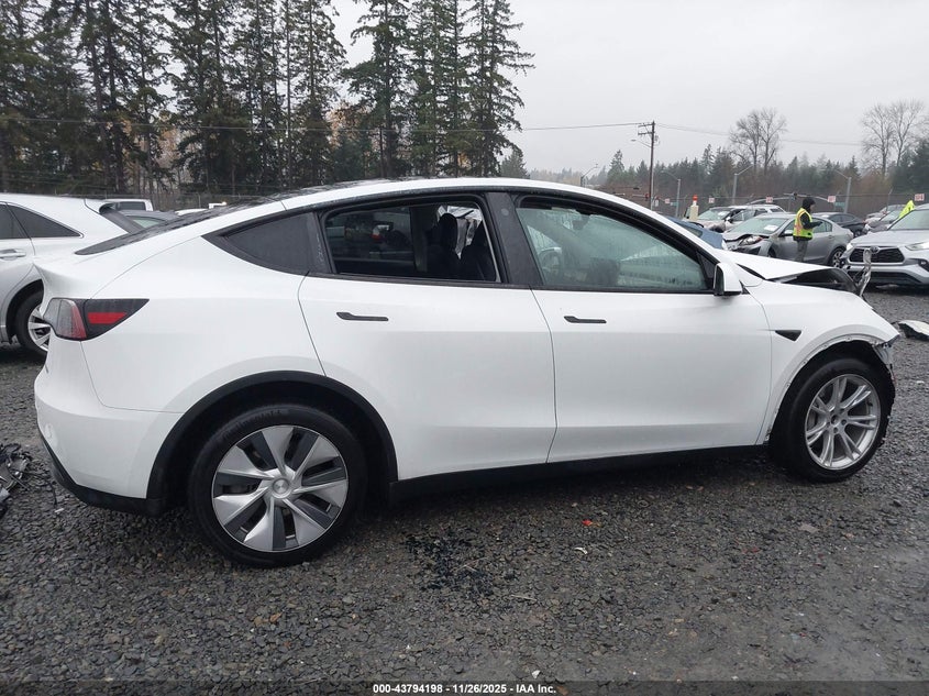2023 Tesla Model Y Awd/Long Range Dual Motor All-Wheel Drive VIN: 7SAYGDEE7PF684988 Lot: 43794198