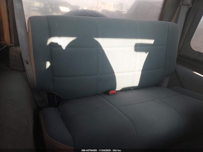 1999 Jeep Wrangler Sahara VIN: 1J4FY49S2XP447164 Lot: 43794305