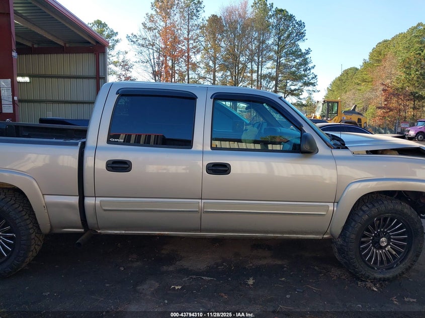 2005 Chevrolet Silverado 1500 Z71 VIN: 2GCEK13T551119332 Lot: 43794310