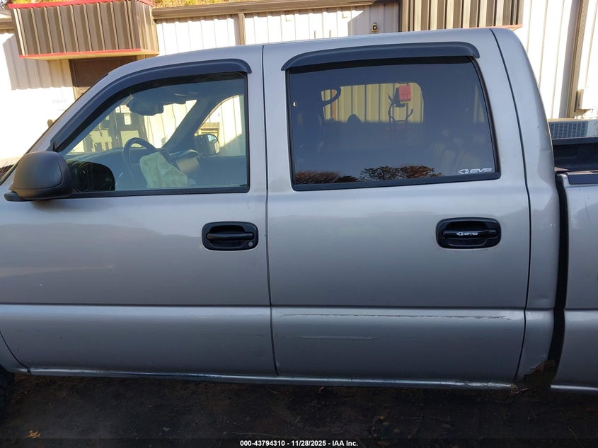 2005 Chevrolet Silverado 1500 Z71 VIN: 2GCEK13T551119332 Lot: 43794310