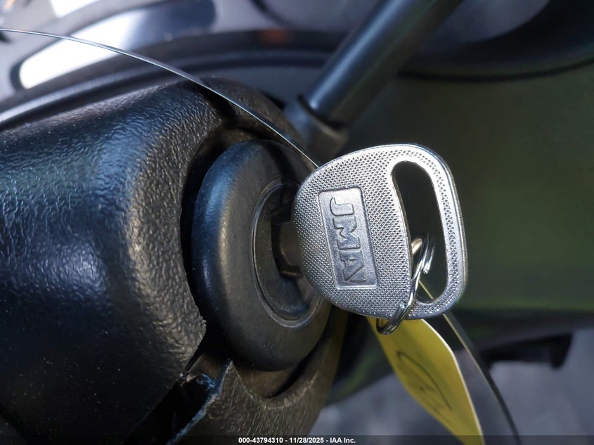 2005 Chevrolet Silverado 1500 Z71 VIN: 2GCEK13T551119332 Lot: 43794310