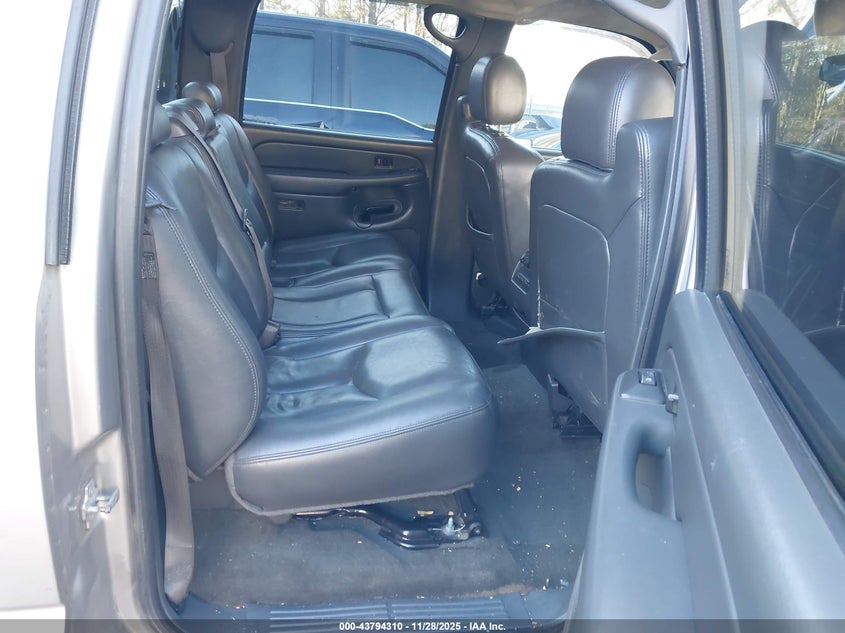 2005 Chevrolet Silverado 1500 Z71 VIN: 2GCEK13T551119332 Lot: 43794310