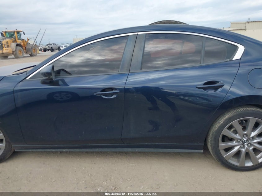 2020 Mazda Mazda3 Select Package VIN: JM1BPACLXL1175807 Lot: 43794312