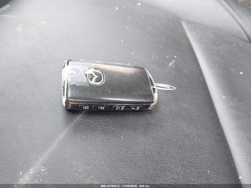 2020 Mazda Mazda3 Select Package VIN: JM1BPACLXL1175807 Lot: 43794312