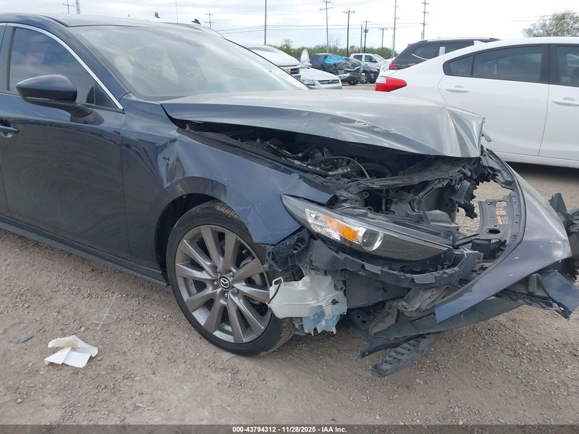 2020 Mazda Mazda3 Select Package VIN: JM1BPACLXL1175807 Lot: 43794312