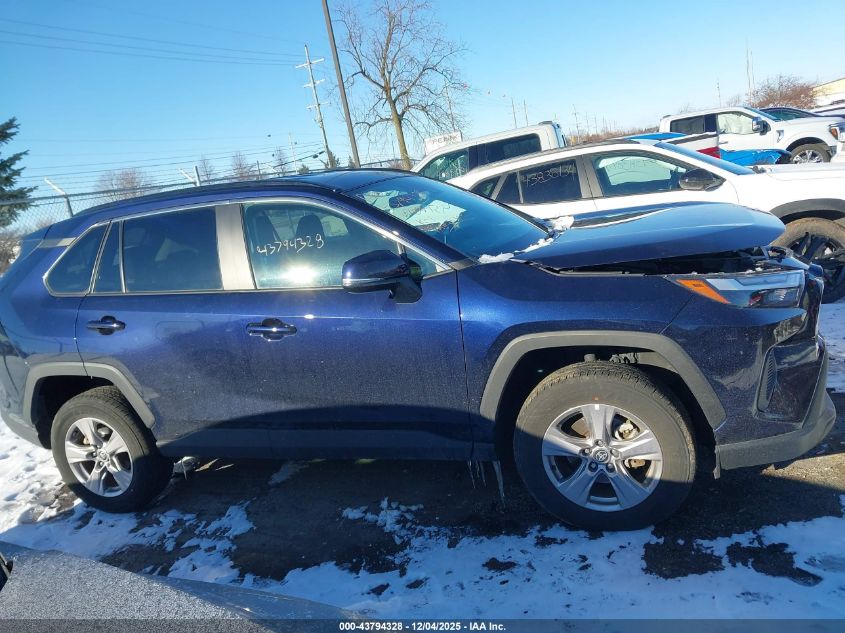 2024 Toyota Rav4 Xle VIN: 2T3P1RFV1RW469092 Lot: 43794328