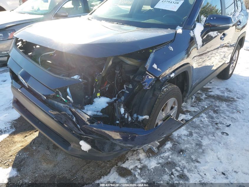 2024 Toyota Rav4 Xle VIN: 2T3P1RFV1RW469092 Lot: 43794328