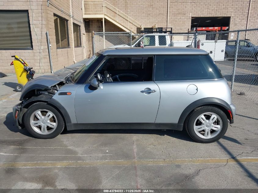 2006 Mini Cooper VIN: WMWRC33536TJ79002 Lot: 43794333