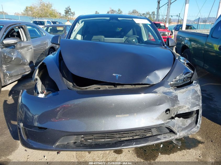 2024 Tesla Model Y Long Range Dual Motor All-Wheel Drive VIN: 7SAYGDEE7RA215514 Lot: 43794372