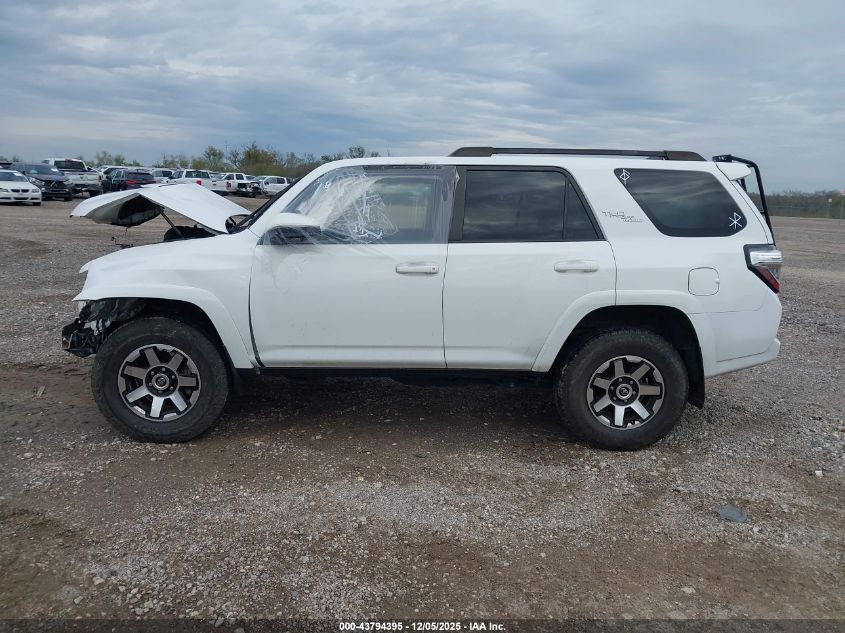 2022 Toyota 4Runner Trd Off Road VIN: JTEPU5JRXN6058551 Lot: 43794395