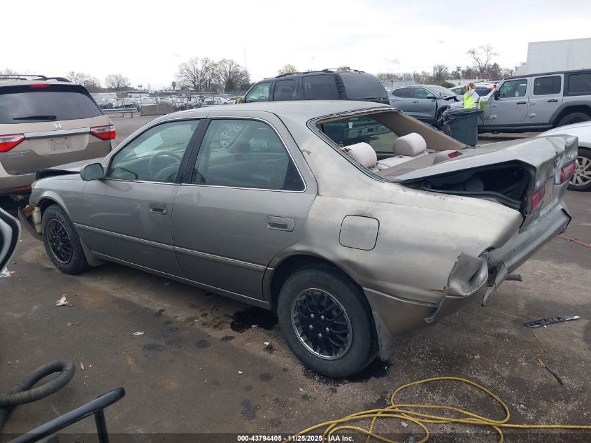 1999 Toyota Camry Le VIN: 4T1BG22KXXU477614 Lot: 43794405