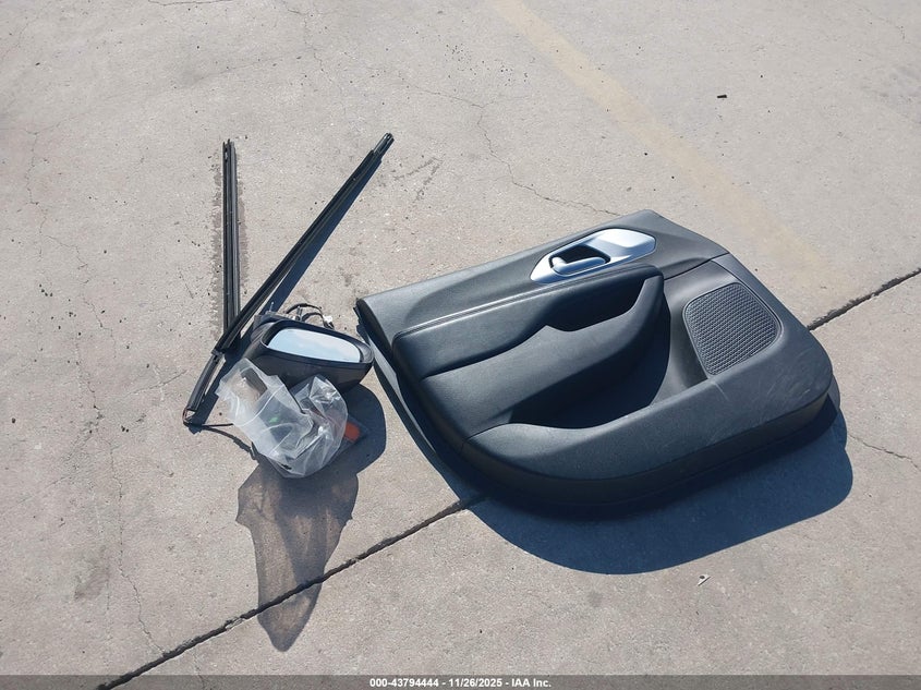 2018 Chrysler Pacifica Touring Plus VIN: 2C4RC1FG5JR263312 Lot: 43794444