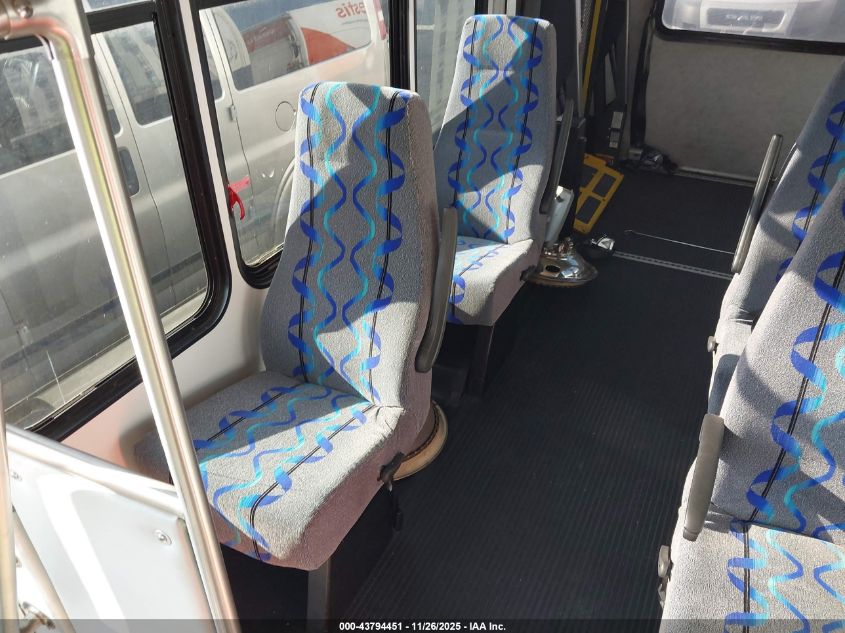 2007 Ford E-350 Cutaway VIN: 1FDWE35L77DB32560 Lot: 43794451