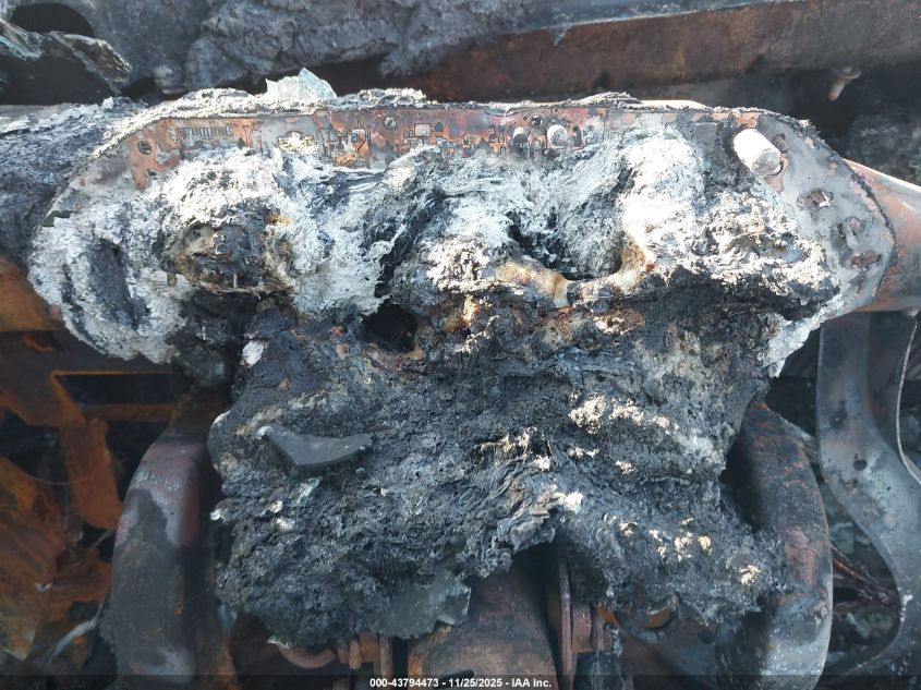 2002 Ford Focus Se VIN: 1FAFP34P22W279908 Lot: 43794473