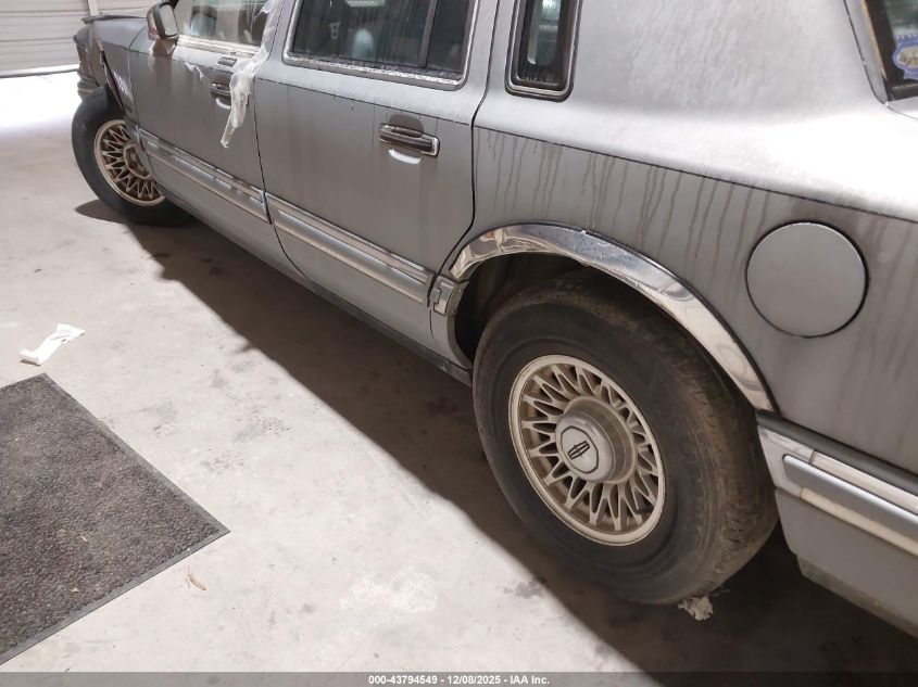 1993 Lincoln Town Car Executive VIN: 1LNLM81W8PY626163 Lot: 43794549