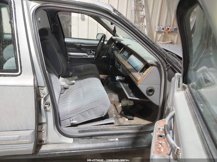 1993 Lincoln Town Car Executive