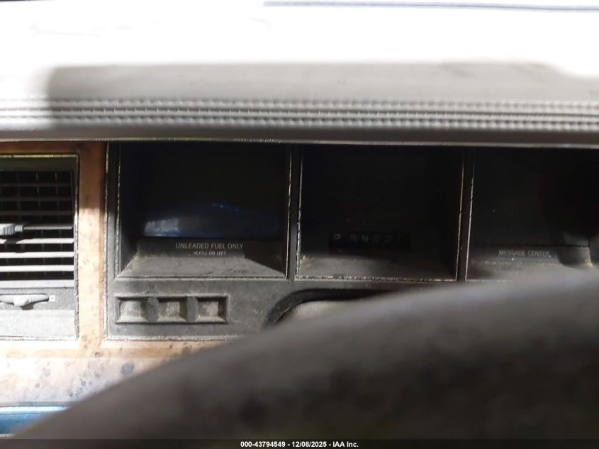 1993 Lincoln Town Car Executive VIN: 1LNLM81W8PY626163 Lot: 43794549