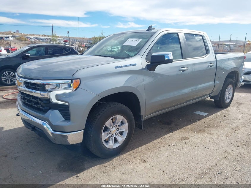 1GCUKDED1TZ138998 2026 CHEVROLET SILVERADO photo no. 2