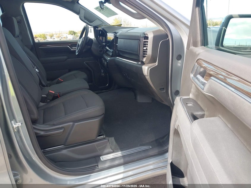 1GCUKDED1TZ138998 2026 CHEVROLET SILVERADO photo no. 5