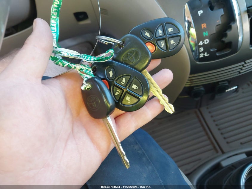 2004 Toyota Sienna Xle/Xle Limited VIN: 5TDZA22C84S103743 Lot: 43794564