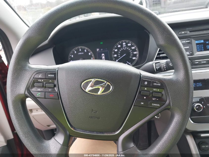 2015 Hyundai Sonata Se VIN: 5NPE24AF2FH070928 Lot: 43794608