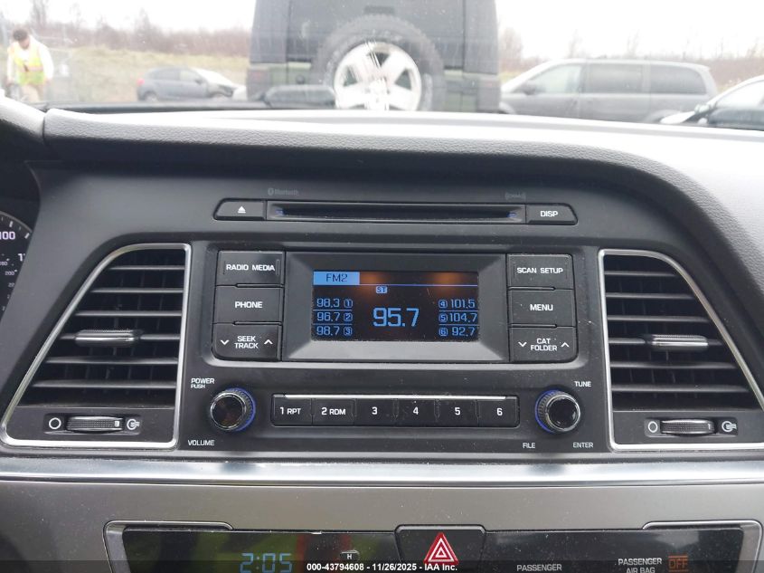 2015 Hyundai Sonata Se VIN: 5NPE24AF2FH070928 Lot: 43794608