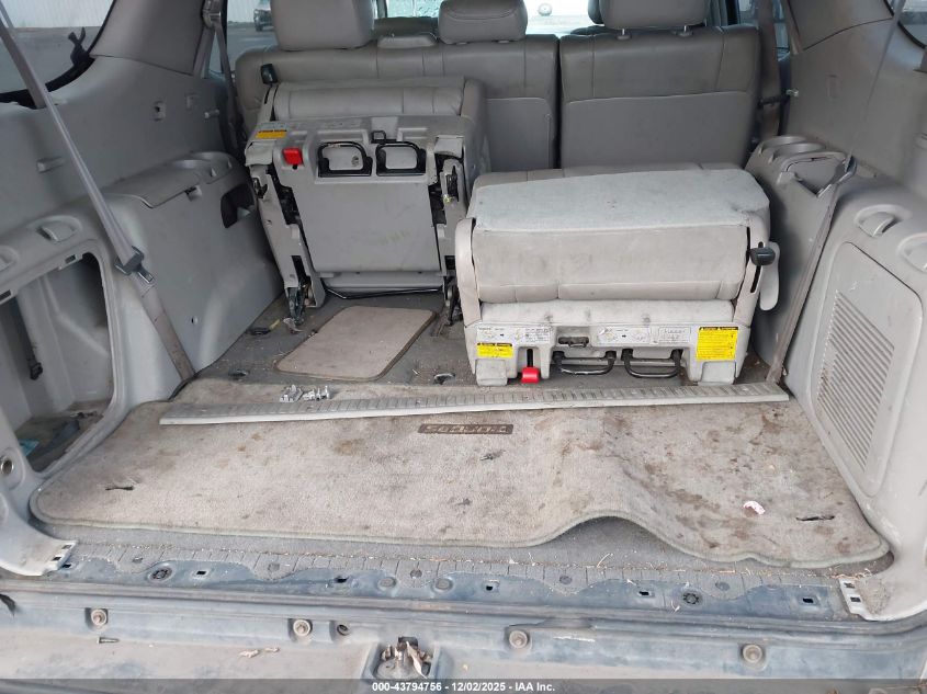 2003 Toyota Sequoia Sr5 V8 VIN: 5TDBT44A43S174665 Lot: 43794756