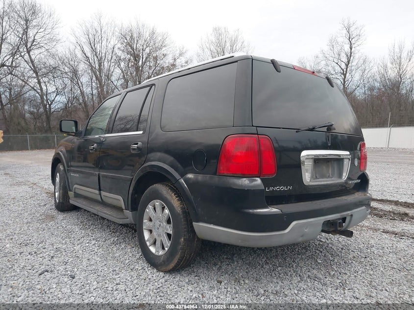 5LMFU28R04LJ05230 2004 LINCOLN NAVIGATOR photo no. 3