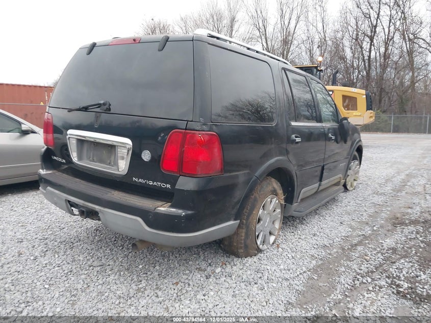 5LMFU28R04LJ05230 2004 LINCOLN NAVIGATOR photo no. 4