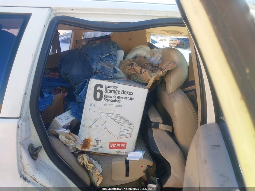 1998 Volvo V70 VIN: YV1LW5575W2455061 Lot: 43795152