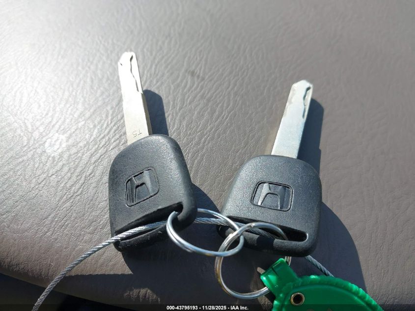 2004 Honda Odyssey Lx VIN: 5FNRL18594B016208 Lot: 43795193