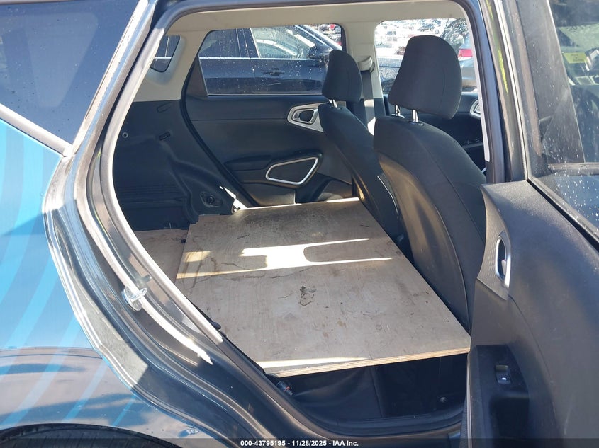 2022 Kia Soul Lx VIN: KNDJ23AUXN7837967 Lot: 43795195