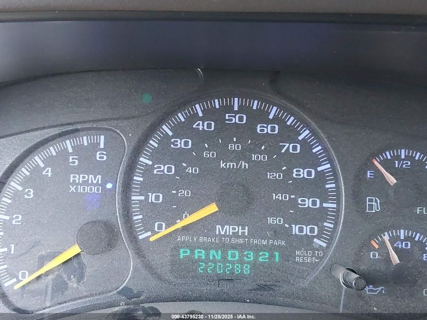 2000 Chevrolet Silverado 1500 Ls VIN: 2GCEC19T5Y1152520 Lot: 43795230