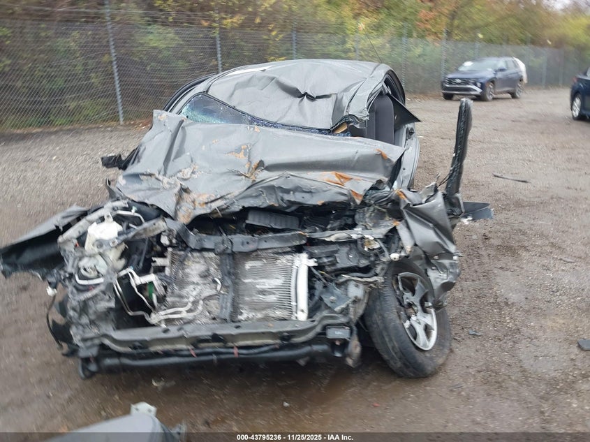 2002 Hyundai Accent Gl VIN: KMHCG45C62U312947 Lot: 43795236