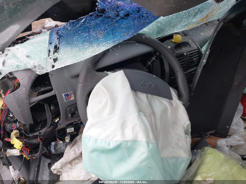 2002 Hyundai Accent Gl VIN: KMHCG45C62U312947 Lot: 43795236