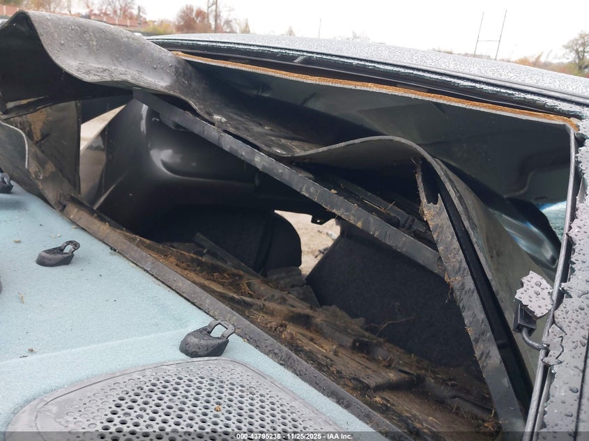 2002 Hyundai Accent Gl VIN: KMHCG45C62U312947 Lot: 43795236