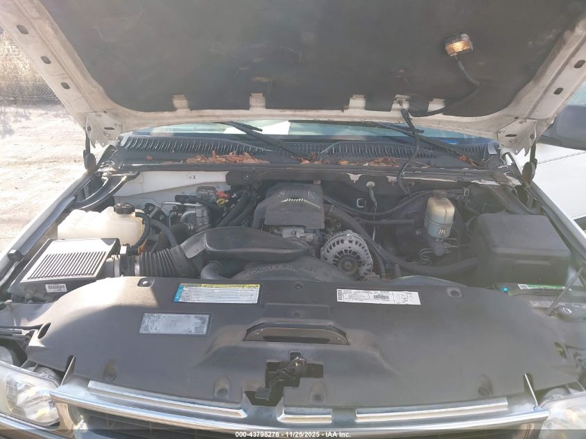 2000 Chevrolet Suburban 1500 Ls VIN: 3GNEC16T7YG189958 Lot: 43795276