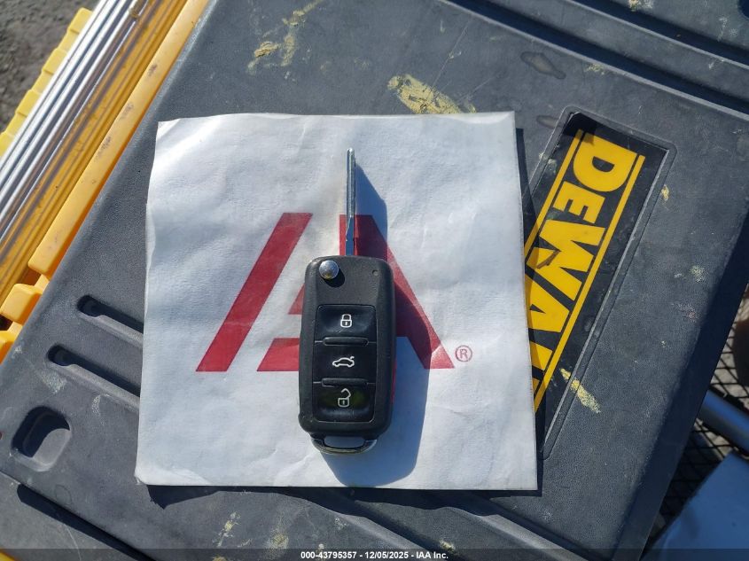 2012 Volkswagen Beetle 2.5L VIN: 3VWJP7AT1CM606522 Lot: 43795357