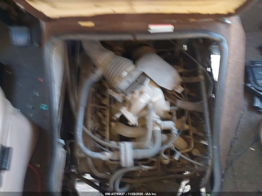 2000 Ford F550 Super Duty Stripped Chass VIN: 1FCNF53S5Y0A07195 Lot: 43795437