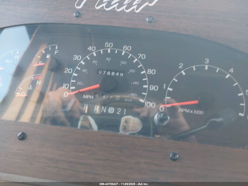 2000 Ford F550 Super Duty Stripped Chass VIN: 1FCNF53S5Y0A07195 Lot: 43795437