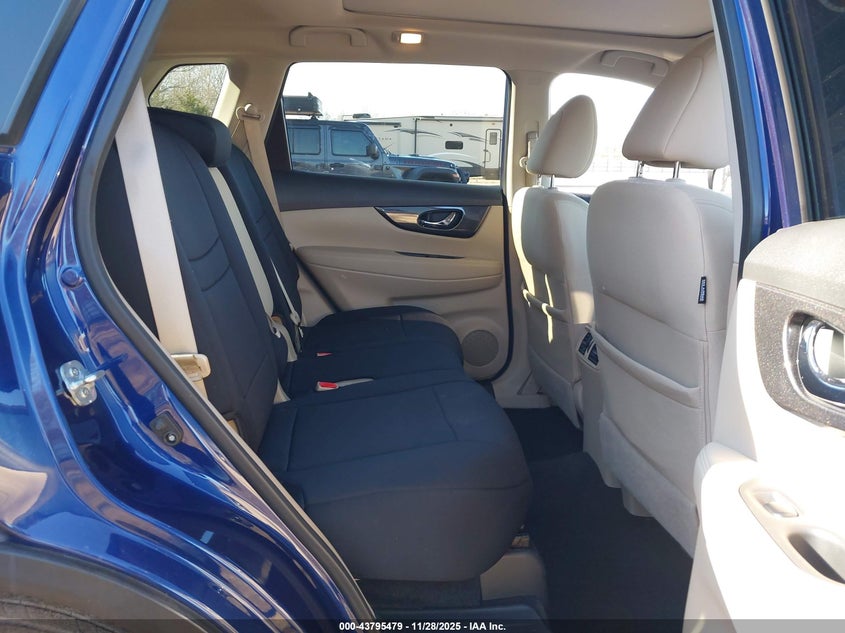 2017 Nissan Rogue Sv VIN: 5N1AT2MV2HC735825 Lot: 43795479